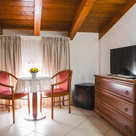 Tenuta Un Posto Al Sole Luxury 4*