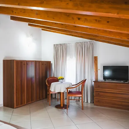 Tenuta Un Posto Al Sole Luxury 4*